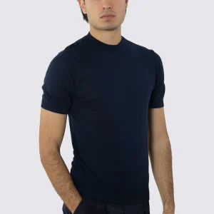 Maglioncino mezze maniche blu in cotone 100% di filo tinta unita con elastici sulle maniche e sul fondo.