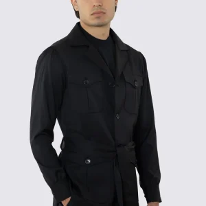 Sahariana nera fresco lana Vitale Barberis Canonico finezza super 130’s con tasconi e soffietto cintura in vita e polso camicia .