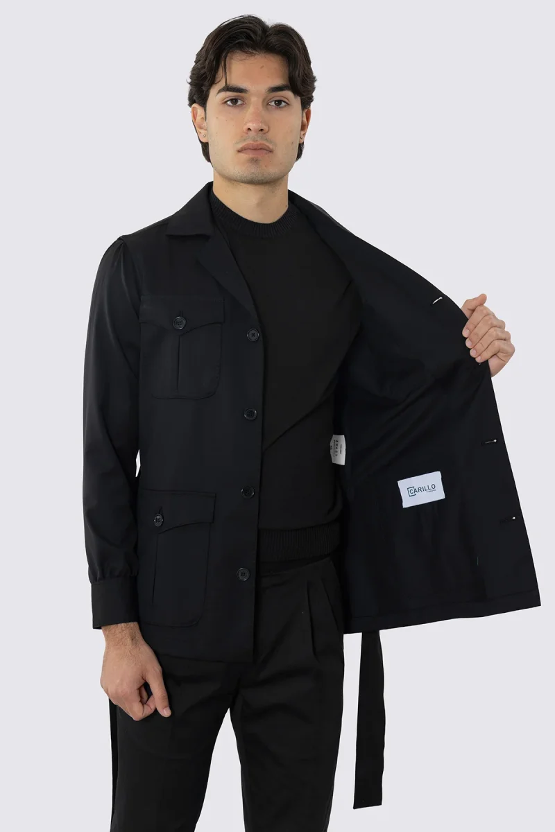 Sahariana nera fresco lana Vitale Barberis Canonico finezza super 130’s con tasconi e soffietto cintura in vita e polso camicia . - immagine 6