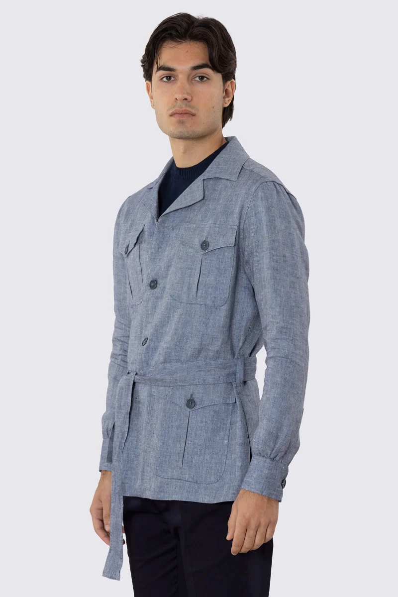 Sahariana blu denim 100% lino Fordam Tessuti Napoli con tasconi e soffietto cintura in vita e polso camicia - immagine 3