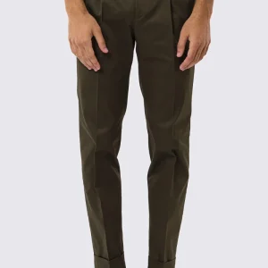 Pantalone uomo verde militare vita alta con fibbie laterali tasca america in cotone leggermente elastico risvolto 5cm made in italy