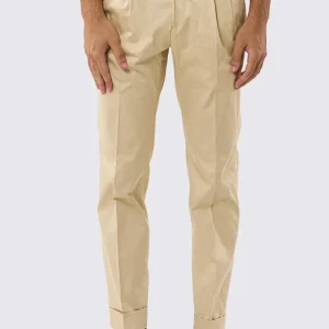Pantalone uomo beige vita alta con fibbie laterali tasca america in cotone leggermente elastico risvolto 5cm made in italy