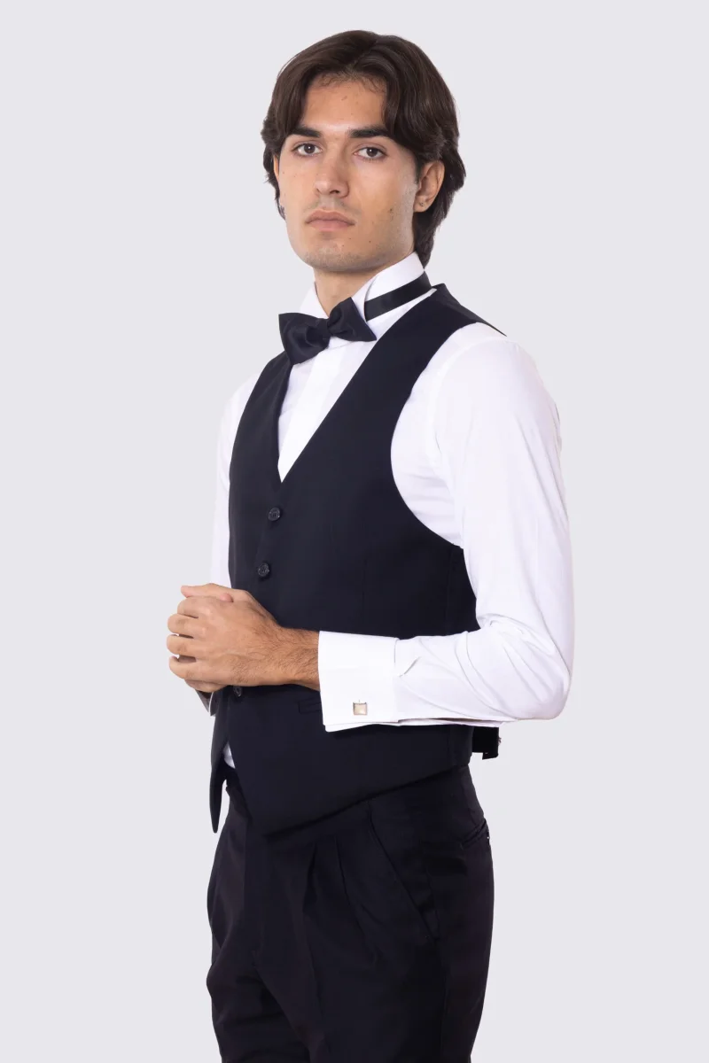 Gilet uomo monopetto nero da cerimonia in fresco lana super 130’s Vitale Barberis Canonico regular fit con tasche a filo e gancio regolatore sul retro - immagine 3