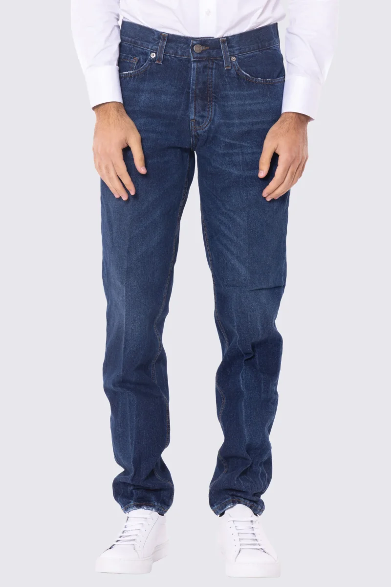 Jeans da uomo lavaggio medio 5 tasche con lievi sabbiature vestibilità regular