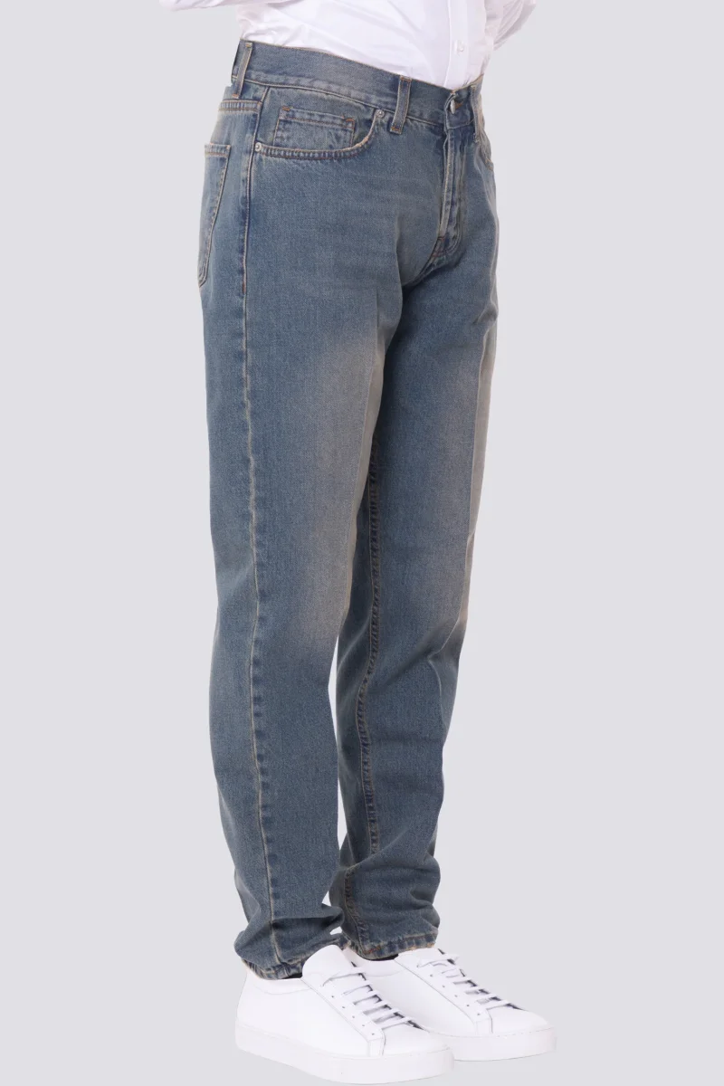 Jeans da uomo con sabbiature beige modello 5 tasche con vestibilità regular - immagine 3