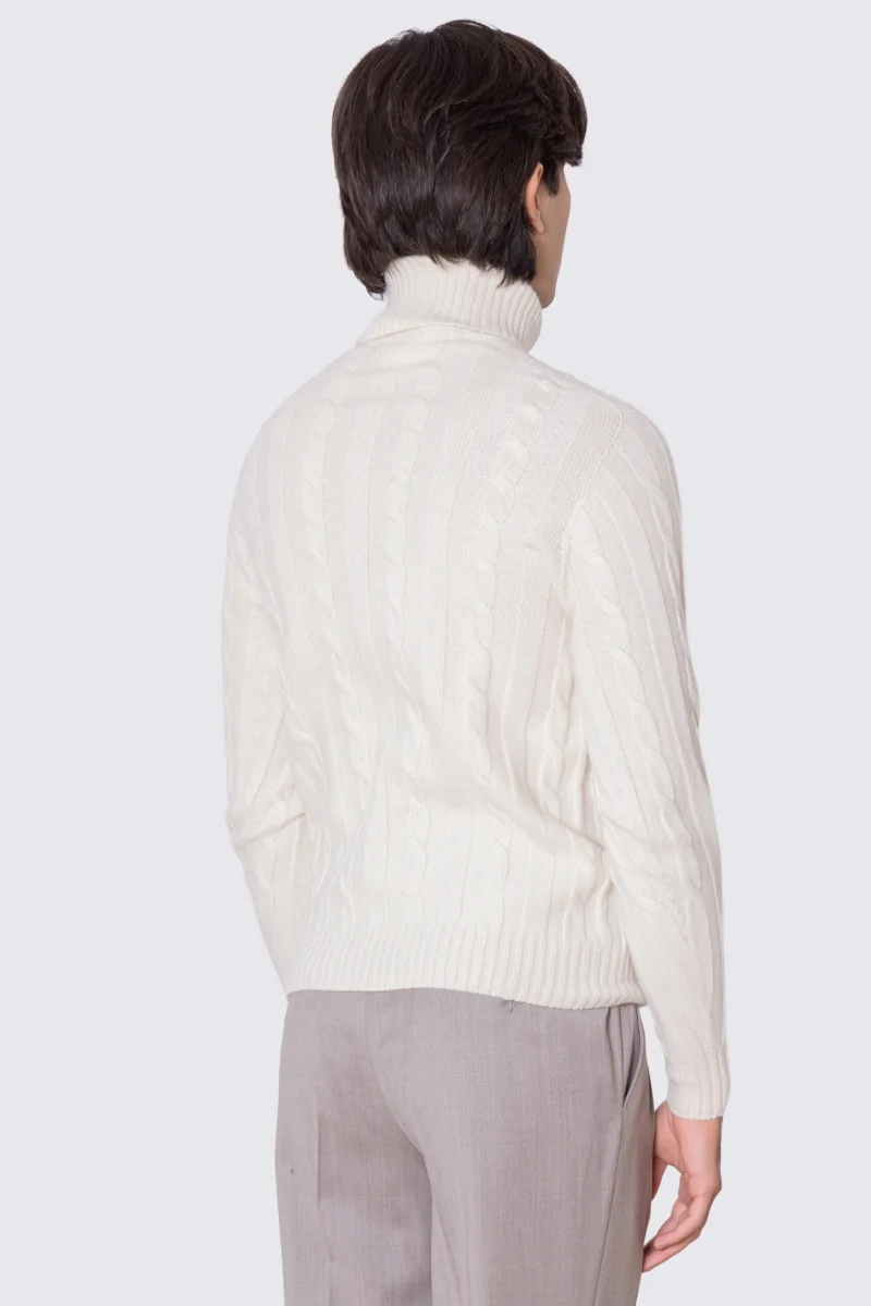 Dolcevita Panna in lana grossa e cashmere con treccia costruzione tubolare senza cuciture rifinito a mano Finezza 7 - immagine 4