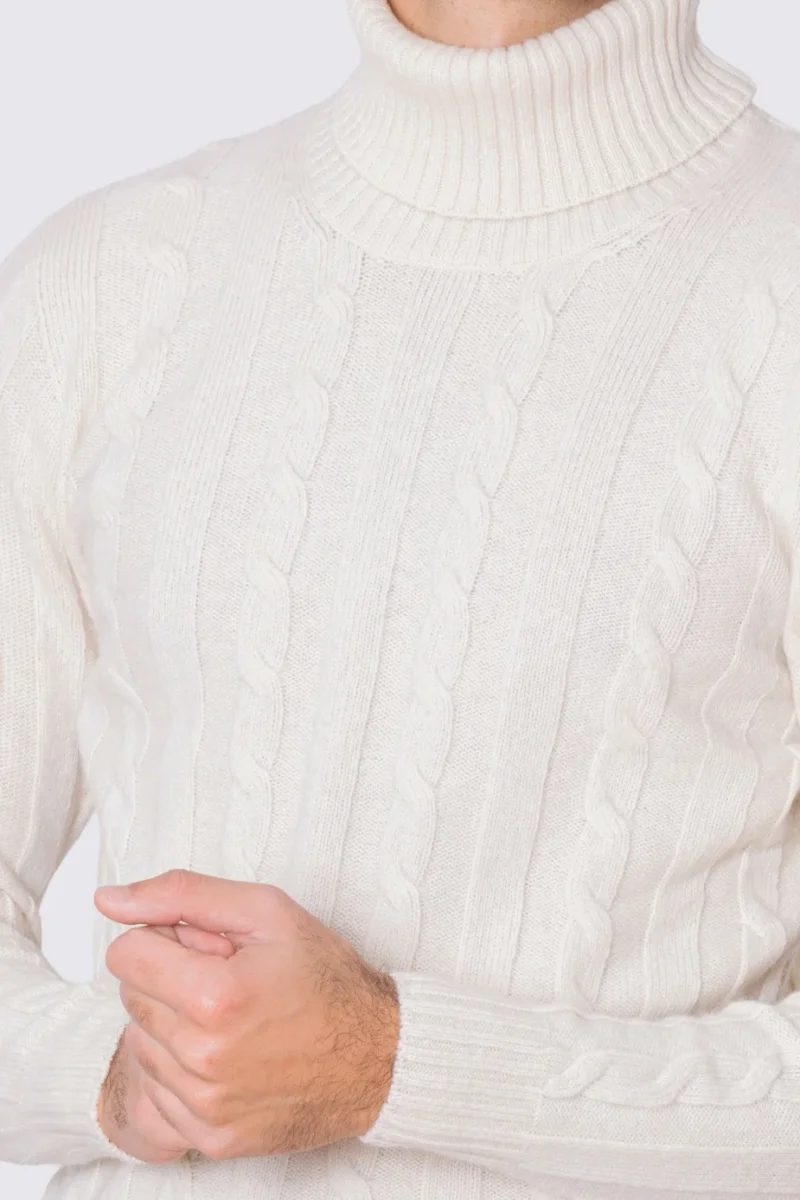 Dolcevita Panna in lana grossa e cashmere con treccia costruzione tubolare senza cuciture rifinito a mano Finezza 7 - immagine 5