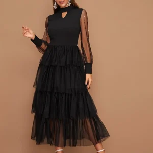 Abito con orlo in maglia con perle