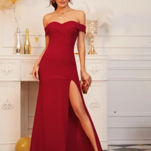 Abito piegato con spalle scoperte a fessura alta