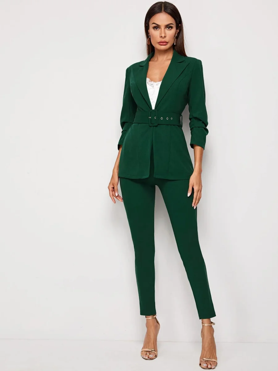 Set pantaloni e Blazer con bottoni doppiopetto - immagine 5