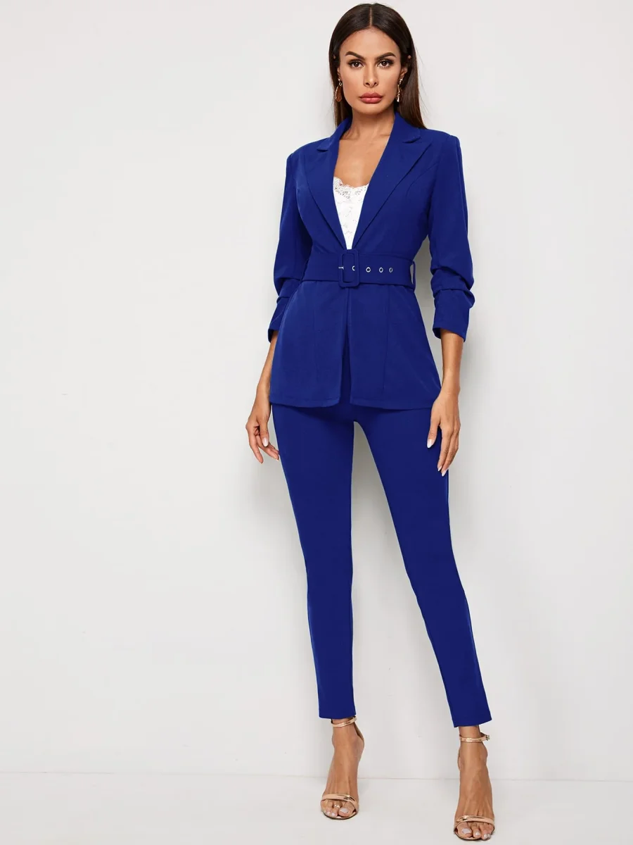 Set pantaloni e Blazer con bottoni doppiopetto - immagine 3