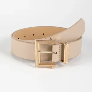 Cintura ecopelle con fibbia quadrata dorata