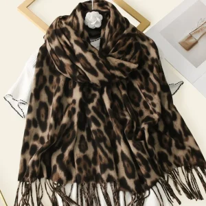 Sciarpa lunga in peluche leopardata