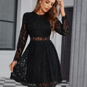 Abito a trapezio sovrapposizione di pizzo