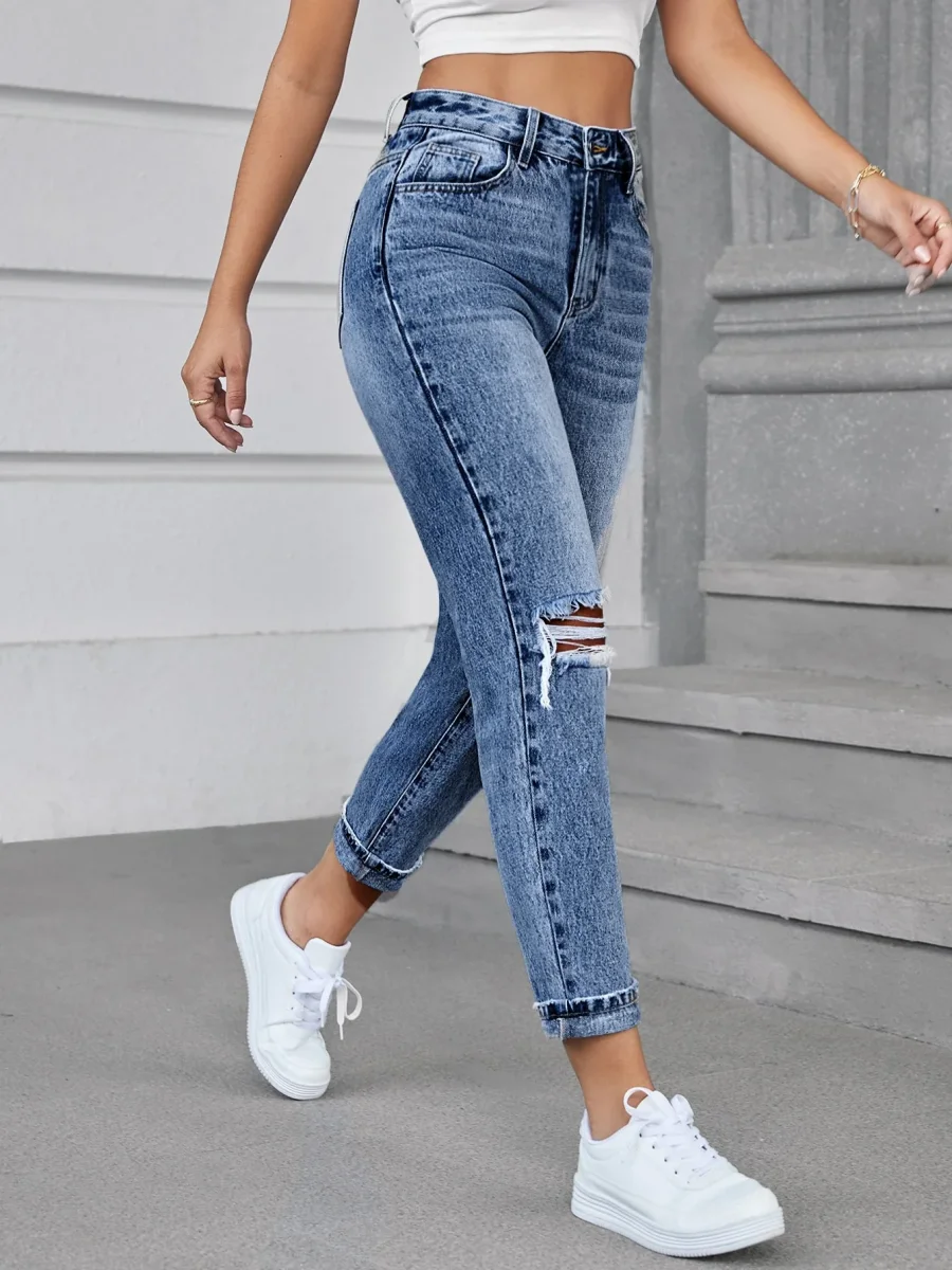 Jeans vita alta con strappi - immagine 5