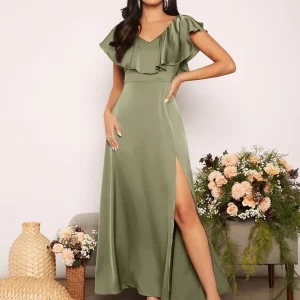 Abito con bordo a volant a fessura alta in raso