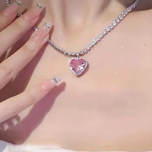 Collane con strass con ciondolo a cuore