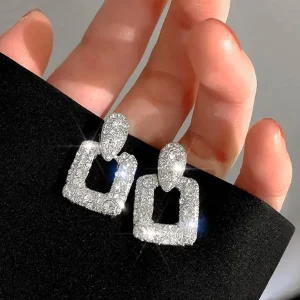 Orecchini pendenti geometrici con strass