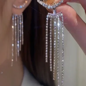 Orecchini da donna nappa lunga con strass