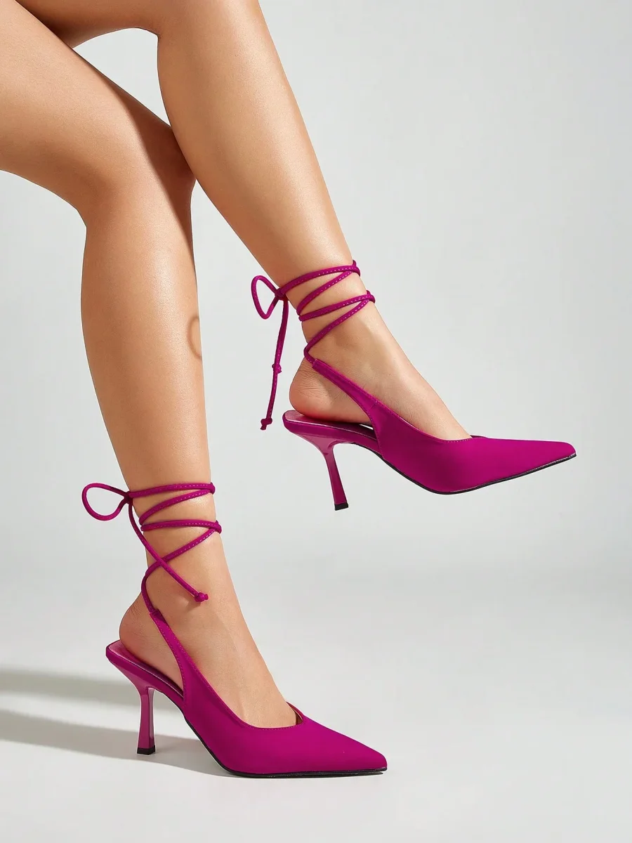 Donna Décolleté con cinturino design a punta tacco a spillo - immagine 2