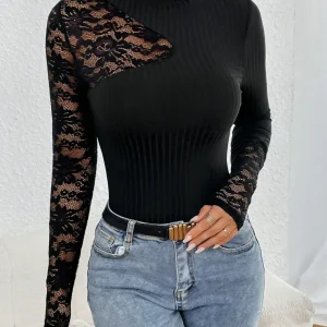 Maglietta pizzo a contrasto collo dritto