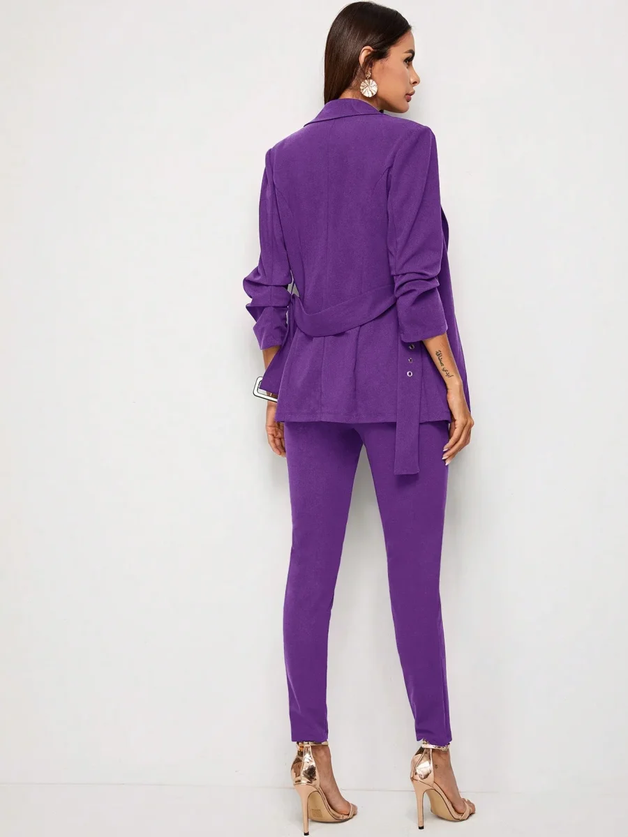 Set pantaloni e Blazer con bottoni doppiopetto - immagine 6