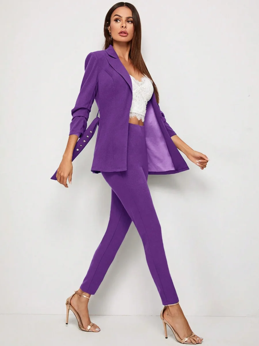 Set pantaloni e Blazer con bottoni doppiopetto - immagine 9