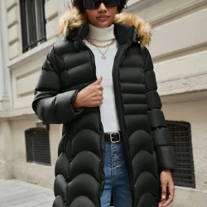 Piumino trapuntato con cappuccio in ecopelliccia