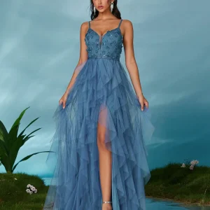 Abito scollo a V, ricamo 3D, patchwork in rete, con volant e spacco alto