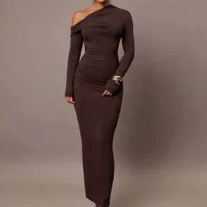 Vestito aderente scollo asimmetrico
