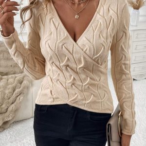 Maglione elegante con incrocioe trecce