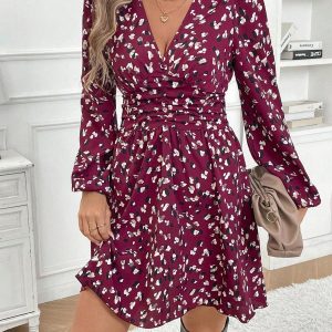 Abito con stampa fantasia e maniche a lanterna