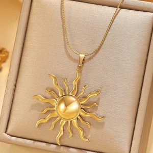Collana con ciondolo sole