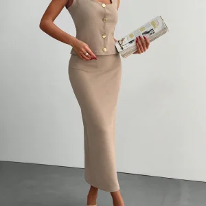 Completo gilet con scollo quadrato e bottoni dorati e gonna