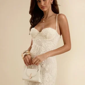 Vestito lungo lavorato in pizzo scollo a cuore