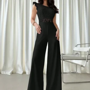 Tuta elegante con pizzo gamba larga