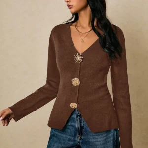 Cardigan con bottoni dorati varie forme