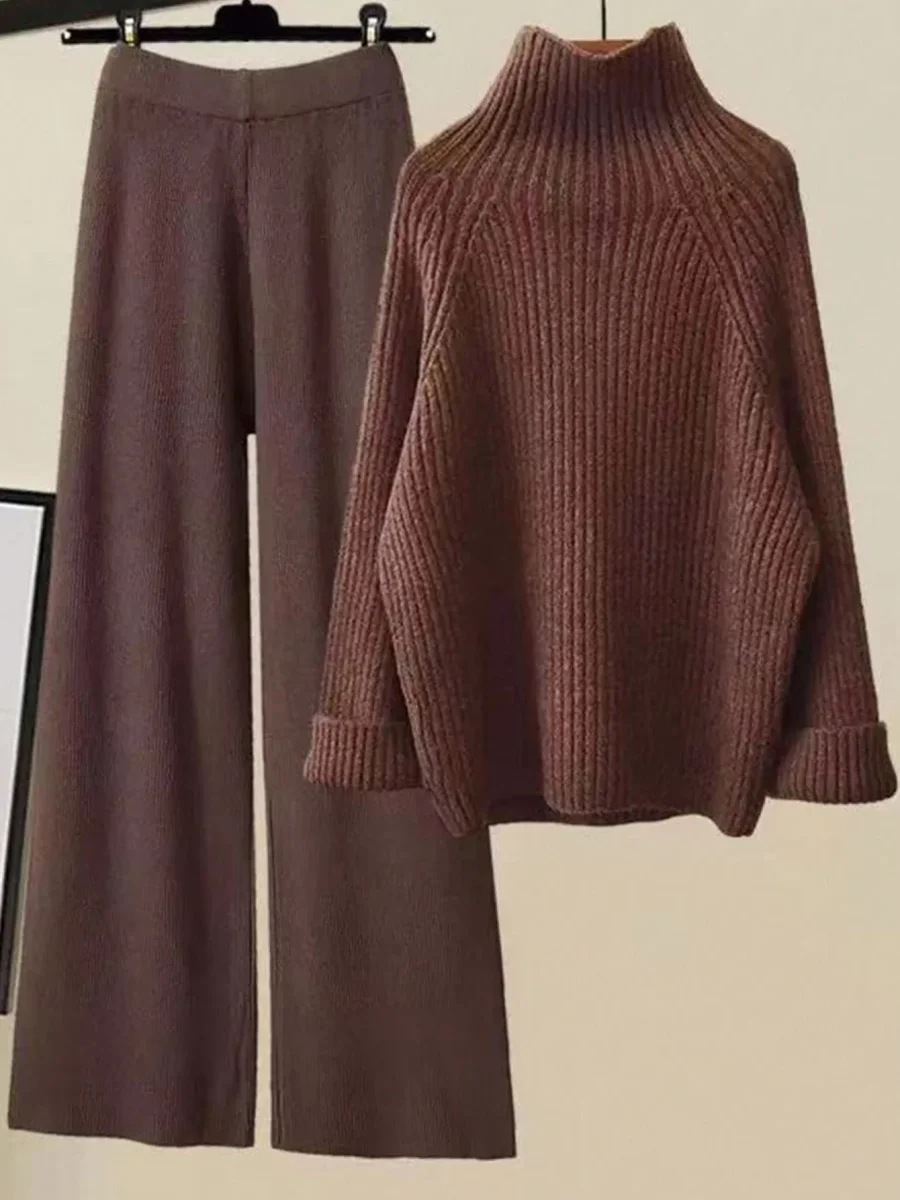 Completo casual maglione costine e pantapalazzo - immagine 8