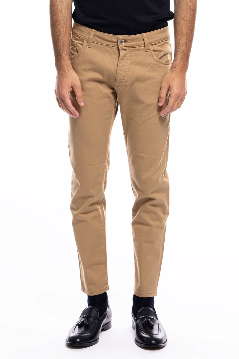 Jeans uomo cammello tinta unita modello 5 tasche slim fit estivo made in italy - immagine 2