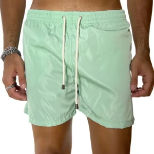 Costume da mare uomo verde chiaro tinta unita con tasche laterali a filo e laccio regolabile