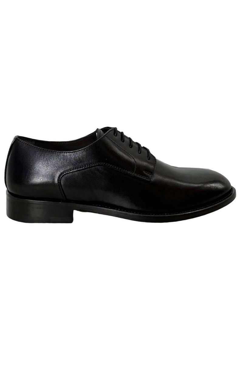 Scarpe stringate da uomo nere modello derby in vera pelle con chiusura lacci e suola in cuoio