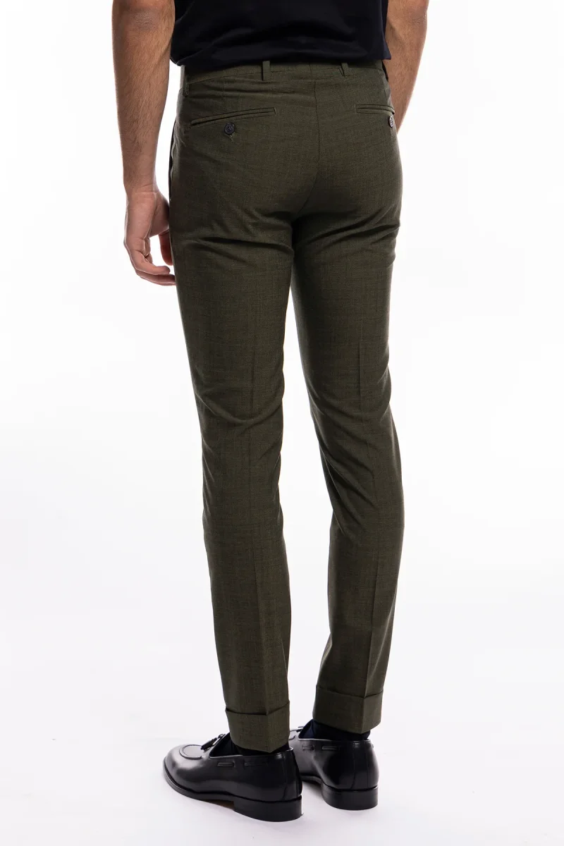 Pantalone uomo verde militare extra slim fresco lana tasca america con una pinces e risvolto 4cm - immagine 5