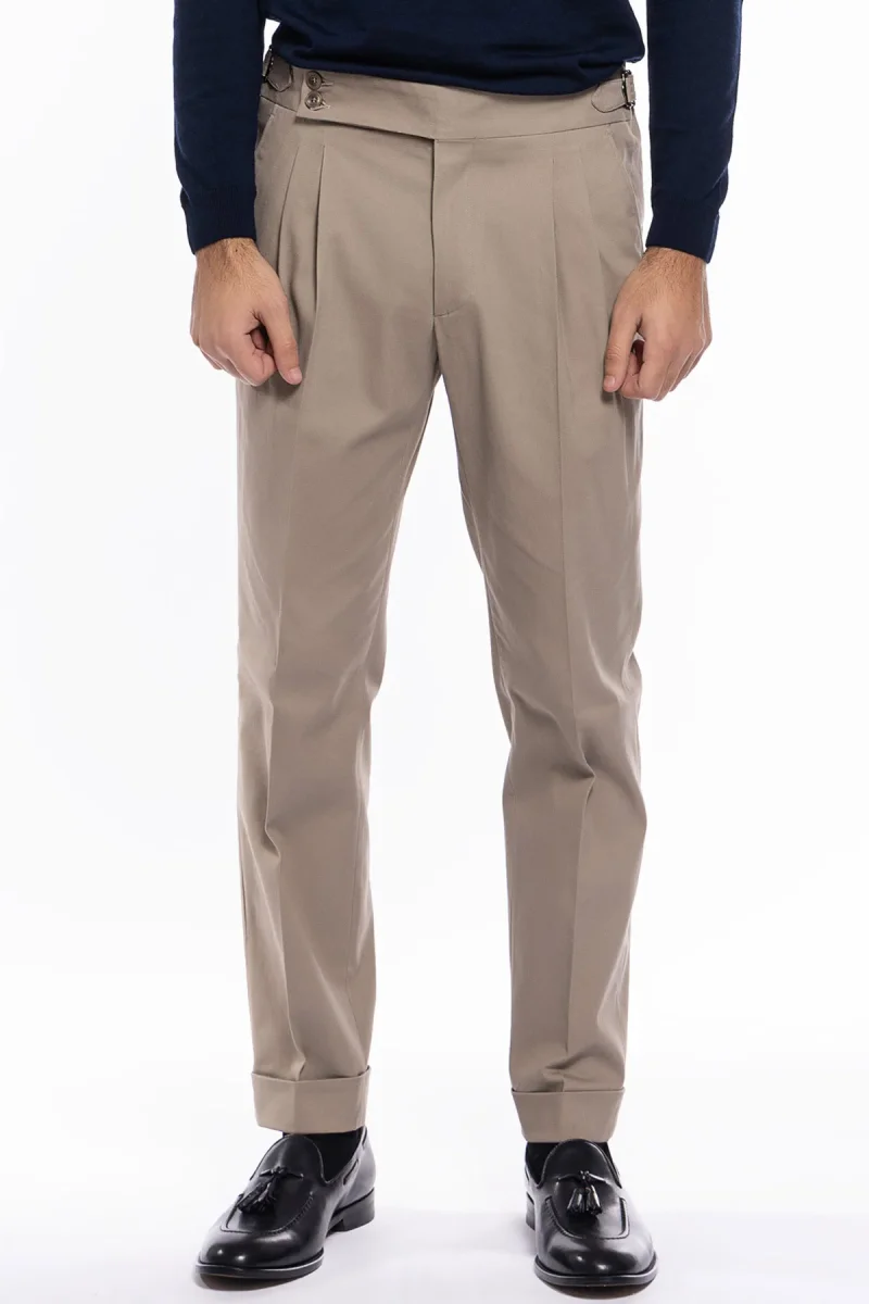 Pantalone uomo beige vita alta tasca america in cotone con doppia pinces e fibbie laterali - immagine 2