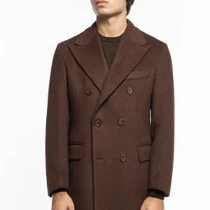 Cappotto uomo marrone doppiopetto 6 bottoni con martingala sul retro e polsi con due bottoni