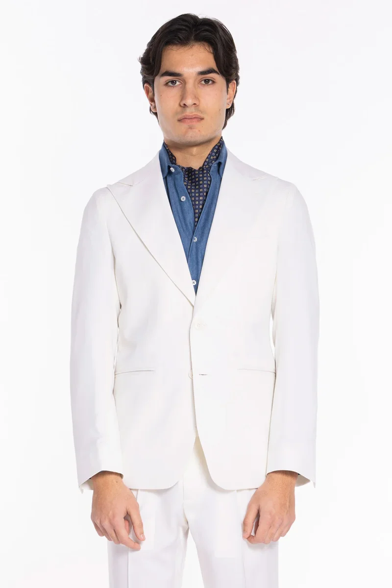 Abito uomo monopetto bianca in fresco lana super 130’s Bristol Tessuti Napoli con rever a lancia largo tasche a filo - immagine 3