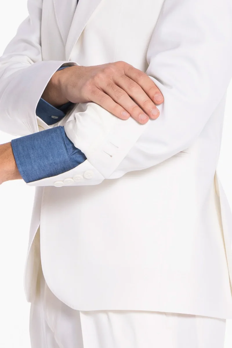 Abito uomo monopetto bianca in fresco lana super 130’s Bristol Tessuti Napoli con rever a lancia largo tasche a filo - immagine 5