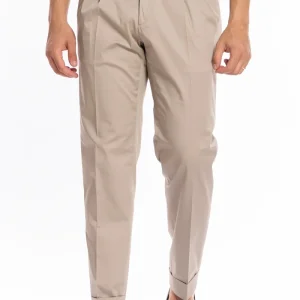 Pantalone uomo Beige in cotone vita alta doppia pinces con fibbie laterali risvolto 5cm