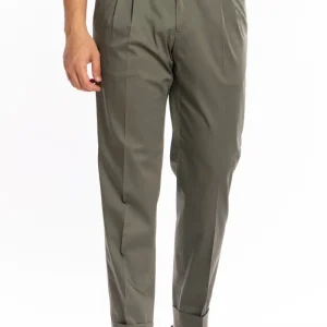 Pantalone uomo verde militare in cotone vita alta doppia pinces con fibbie laterali risvolto 5cm