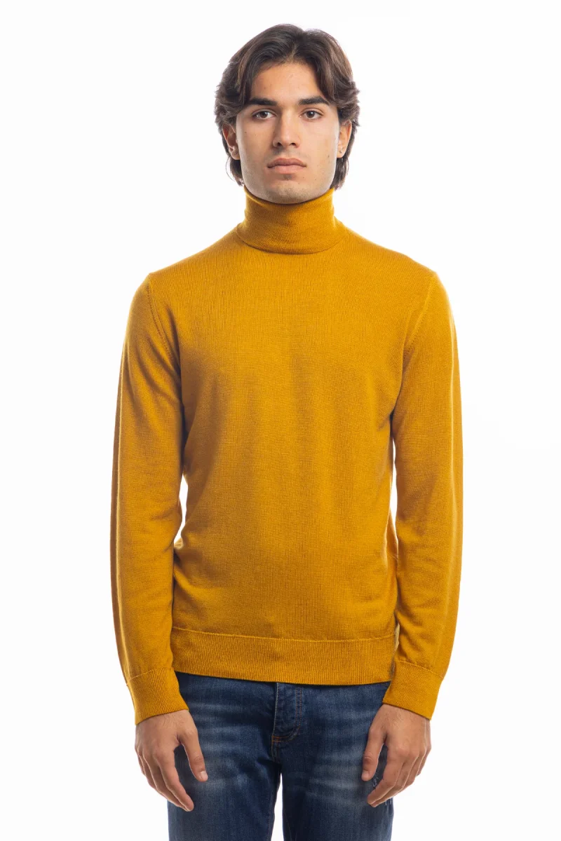 Maglione da uomo collo alto Ocra in lana merinos 100% maniche lunghe effetto stone wash