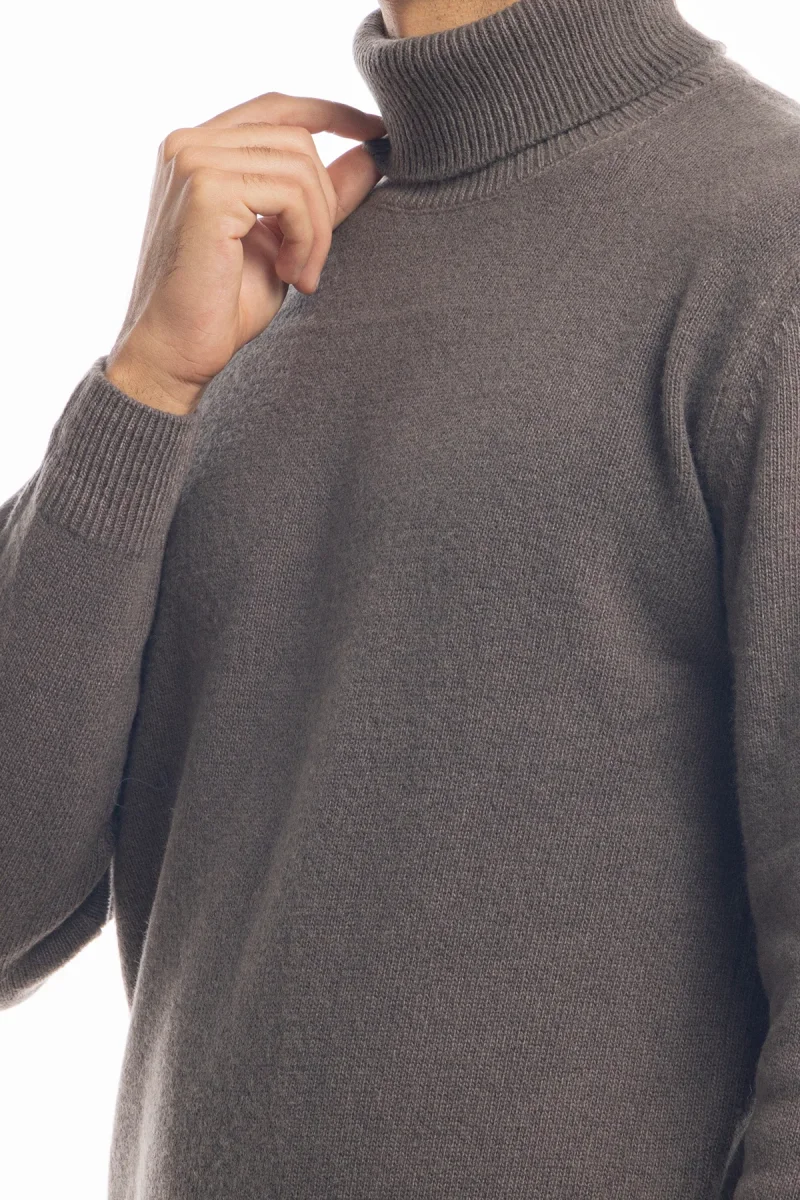 Maglione da uomo collo alto marrone in lana maniche lunghe - immagine 5